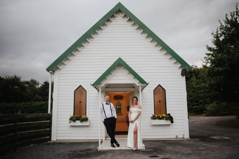 Tanya wedding couple photoclanard court little white chapel www.clanardcourt.ie_v4