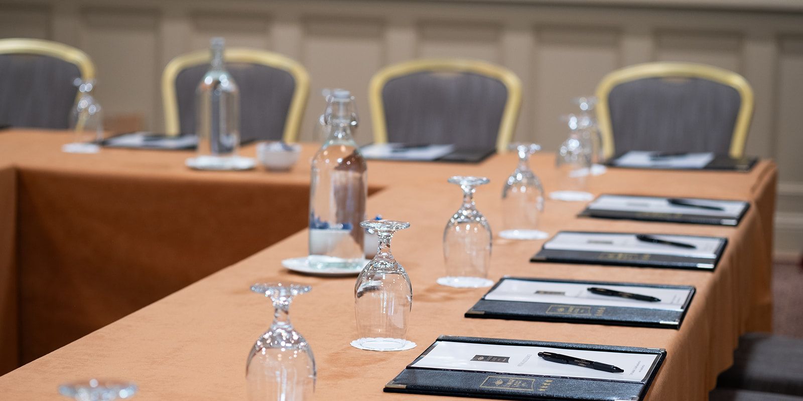 Meeting Delegate U-shape 