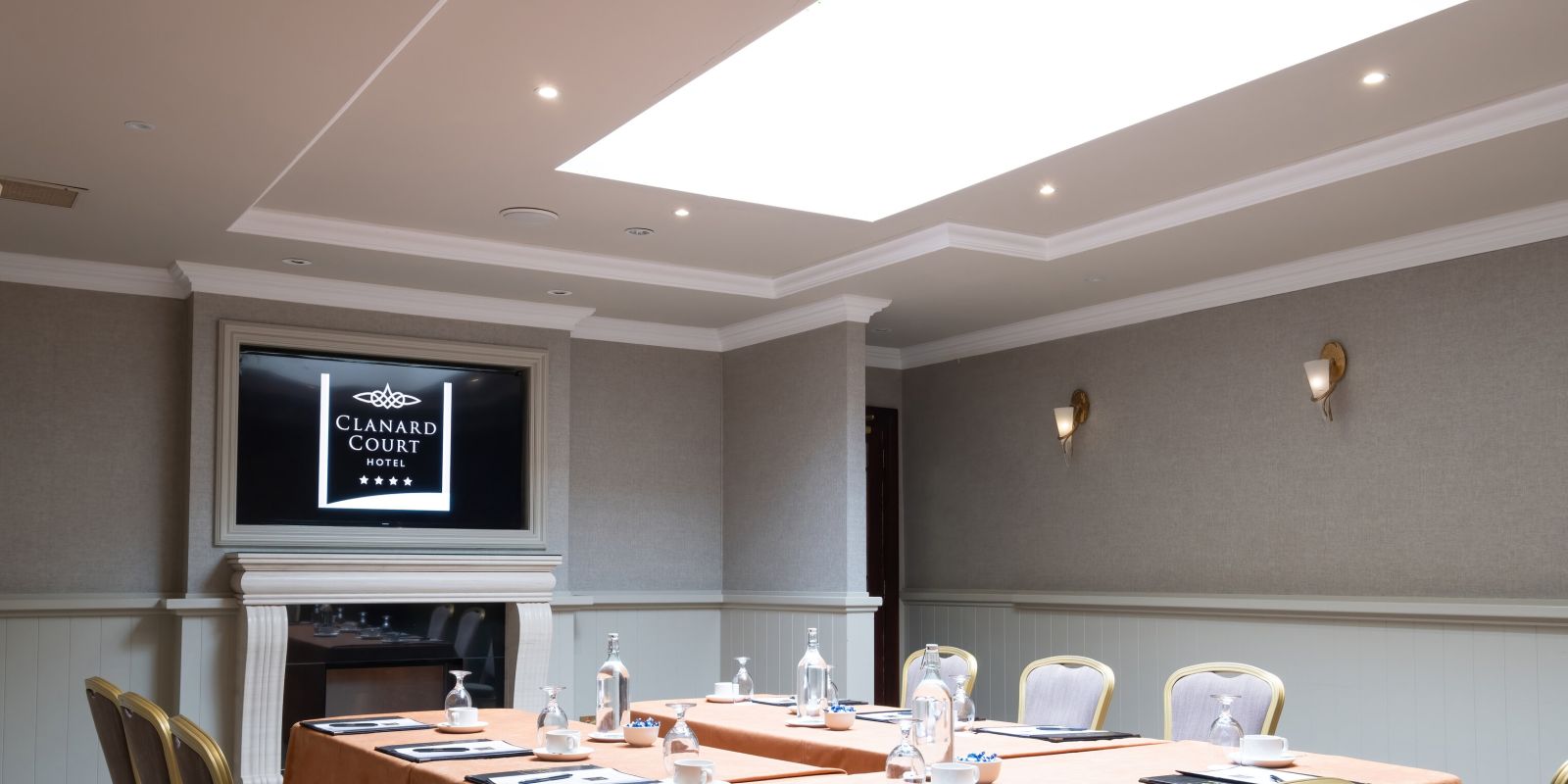 Ernest Suite - Boardroom style