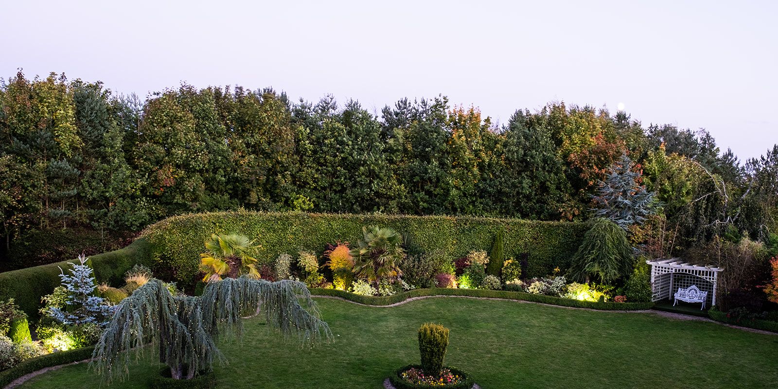 Fitzgerald Suite Garden at dusk