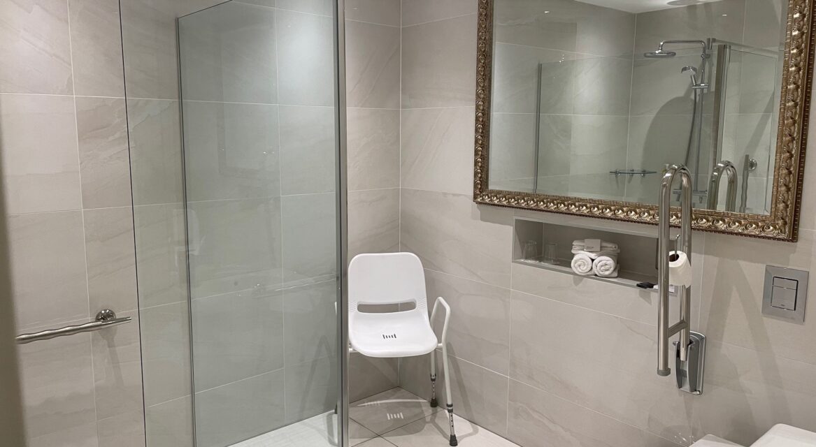 Room 103 ensuite bathroom